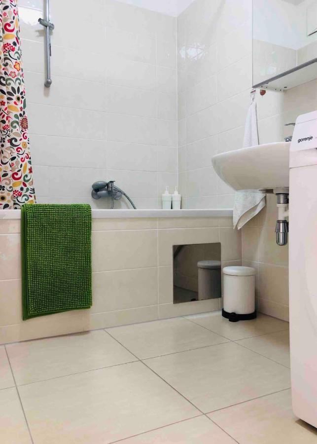 Cozy Danube Room - 15 Mins To Downtown Wina Bagian luar foto